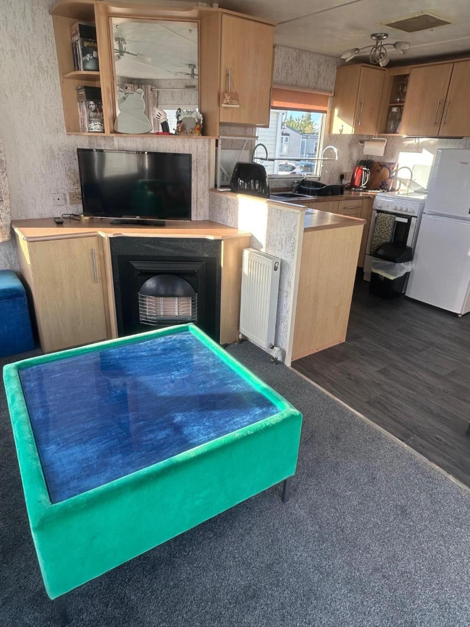 6 Berth Caravan For Hire By The Beach In Heacham, Norfolk Ref 21038C Zewnętrze zdjęcie