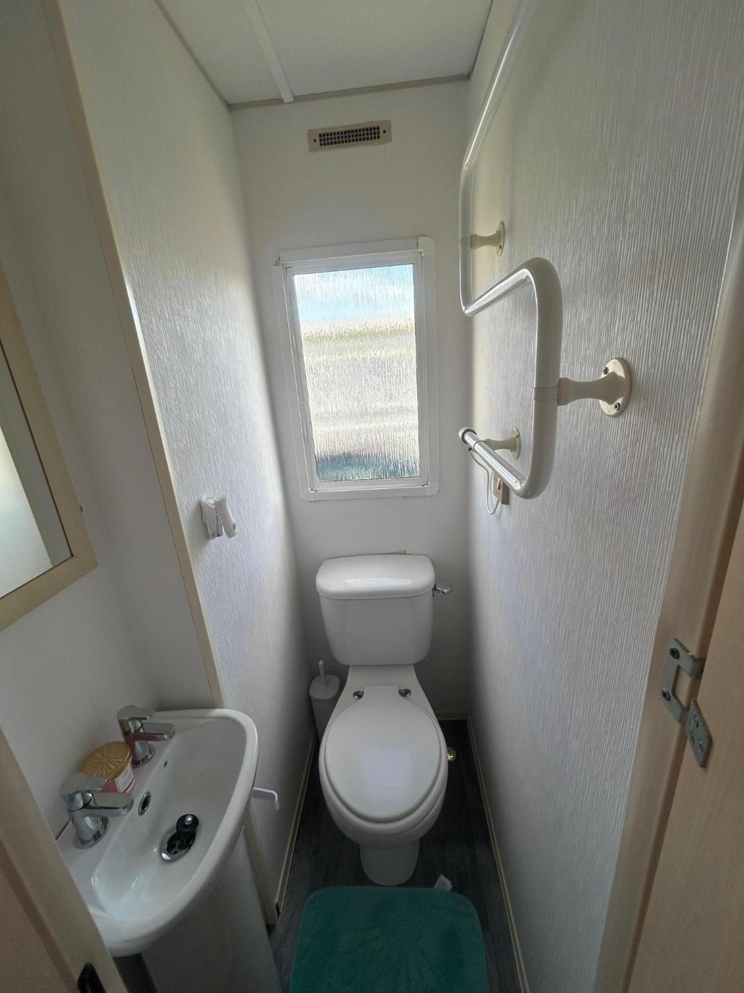 6 Berth Caravan For Hire By The Beach In Heacham, Norfolk Ref 21038C Zewnętrze zdjęcie